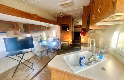 Cookeville Casa | Willow RV Centrally Located to Restaurants, Shopping, Hospital and Parks.