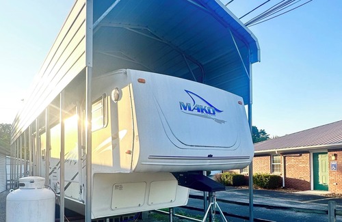 Cookeville Casa | Willow RV Centrally Located to Restaurants, Shopping, Hospital and Parks.