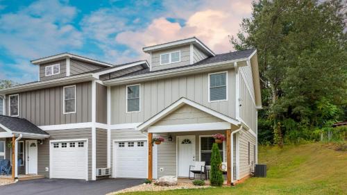 Asheville Casa | Willow Sycamore by AvantStay 6 Mins to Downtown