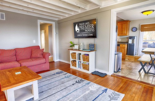 Penn Yan Casa | Willow Tree Cottage: "Lugar perfecto para unas vacaciones asequibles en Lakeside"