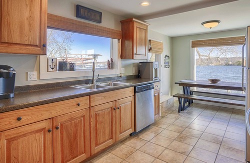 Penn Yan Casa | Willow Tree Cottage: "Lugar perfecto para unas vacaciones asequibles en Lakeside"