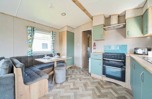 Great Billing Cabaña | WILLOWBROOK HIDEAWAY - BILLING AQUADROME in Billing Aquadrome Holiday Park