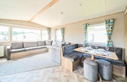 Great Houghton Casa | Willowbrook Hideaway - Billing Aquadrome