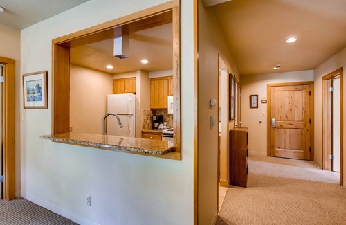 Lakeside Village Condominio | Willows 1716