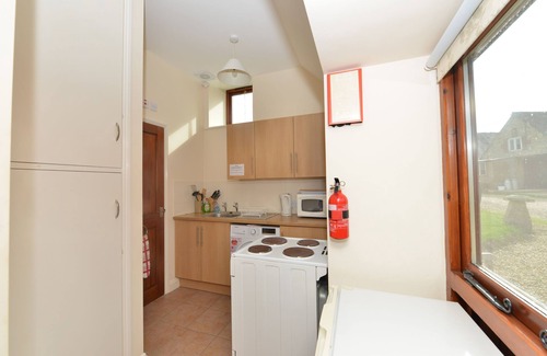 Newport Cabaña | Willows - a barn that sleeps 2 guests in 1 bedroom plus 2 on sofa bed [lounge]