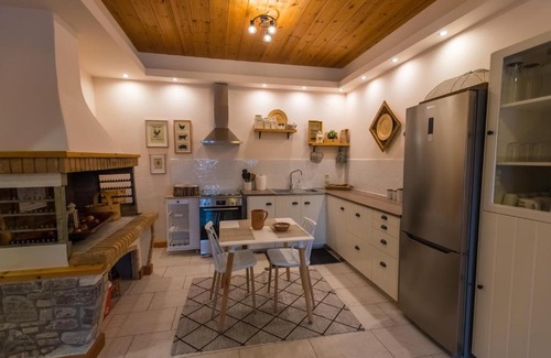 Karpenisi Casa | Willows Lodge
