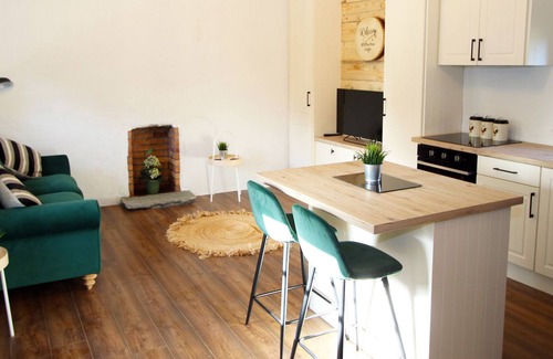 Dungarvan Cabaña | WILLOWTREE LODGE, family friendly in Dungarvan, County Waterford