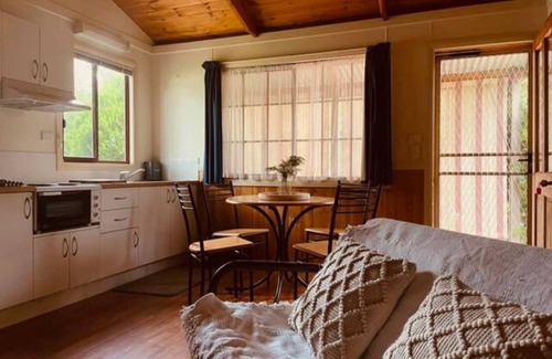 Chiltern Cabina | Willuna Sanctuary Farm Stay