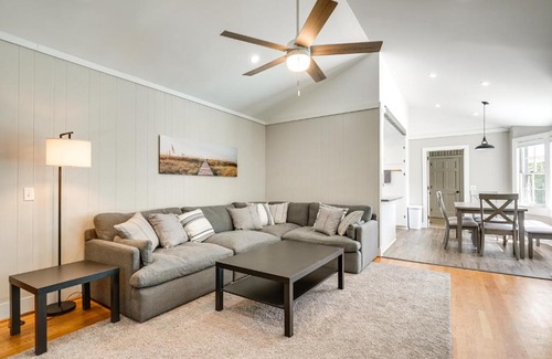 Wilmington Casa | Wilmington Rental about 4 Mi to Wrightsville Beach!
