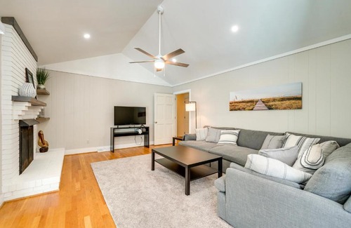 Wilmington Casa | Wilmington Rental about 4 Mi to Wrightsville Beach!