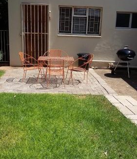 Bloemfontein Apartamento | Wilreco self carting 2 bedroom flat.