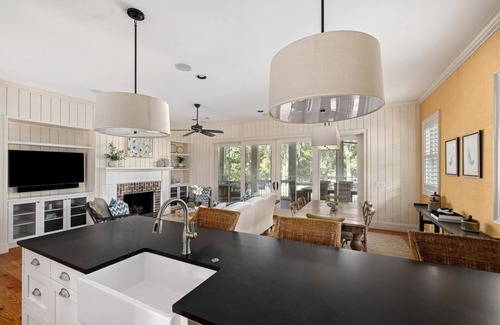 Bluffton Casa | Wilson Cottages, Walk to Tennis & Pickleball, and Restaurants