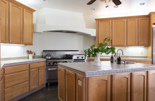 Temecula Villa | Wilson Creek Manor By AvantStay | Sleeps 10! Amazing Estate w/ Pool & Game Room