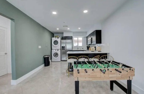 Middle River Terrace Casa | Wilton Manors 2BDR Pets Ok