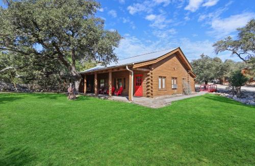 Wimberley Casa | Wimberley Log Cabins Resort and Suites- Unit 4
