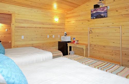 Wimberley Casa | Wimberley Log Cabins Resort and Suites- Unit 8
