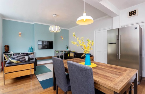 Hillside Casa | Wimbledon Wildflower, by Veeve