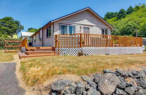 Winchester Bay Casa | Winchester Bay Vacation Rental Near Dunes and ATV!