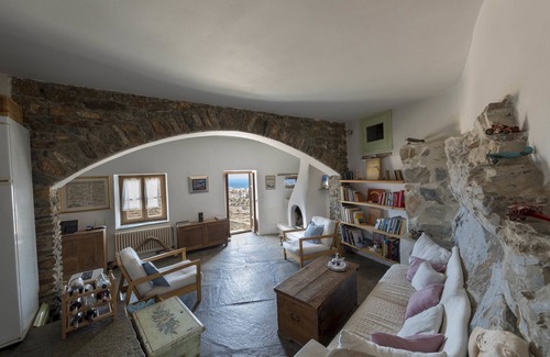 Ano Siros Casa | Wind Tales