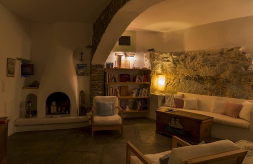 Ano Siros Casa | Wind Tales