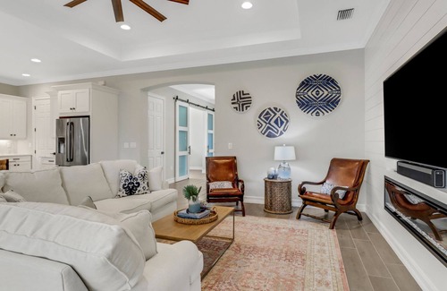 Naples Casa | Wind & Waves - Beautifully Appointed & Meticulously Maintained