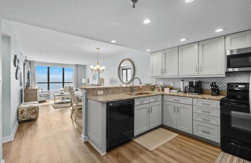 Ocean Drive Casa | Windemere Beachfront Oasis with Hot Tub and Pool Access