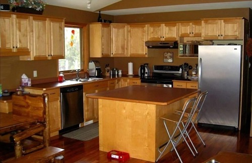 East Kootenay Cabina | Windermere Copperpoint Golf / Ski / Snowmobile Family Chateau, Invermere.