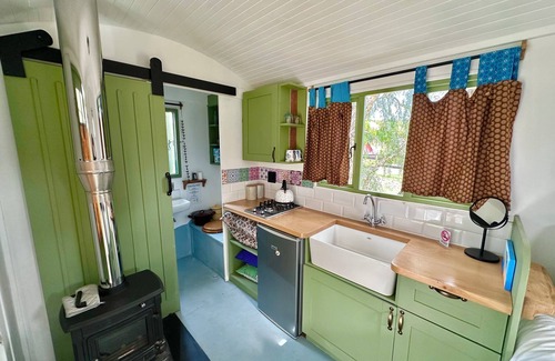Napier Cabina | WindHorse Shepherds Hut situated on our rustic eco equestrian small holding.