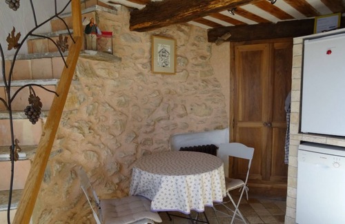 La Rochegiron Apartamento | Windmill for couple