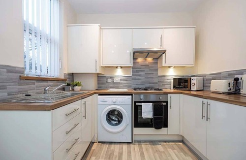 Reddish Casa | Windmill House Summar