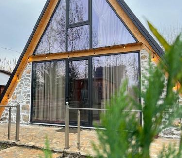 Shkoder Otro | Windmill Shkodra Gesthouse Camping & Grill