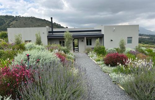 Stellenbosch Casa | Windon vineyard farmhouse