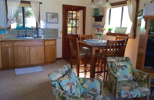 Fort Bragg Cabaña | Windrift Cottage - Un refugio idílico en la costa
