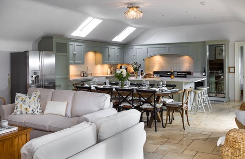 Elkstone Cabaña | Windrush - a stunning barn conversion in Elkstone sleeping 11 guests