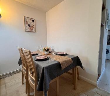 Slough Casa | Windsor & Legoland Stay, Slough & Free Parking - Berkshire