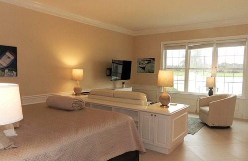 Osprey Apartamento | Windsor Lodge Unit 15, studio, close to beaches, pool