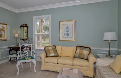 Osprey Condominio | Windsor Lodge Unit 20, condo, close to beaches, pool
