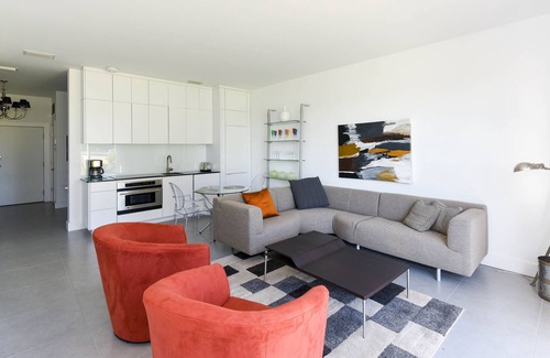 Osprey Apartamento | Windsor Lodge Unit 7, studio, close to beaches, pool