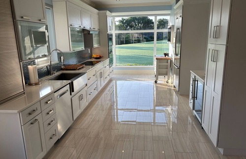 East Naples Villa | Hermosa villa soleada en la comunidad cerrada de Windstar directamente en la Bahía de Nápoles