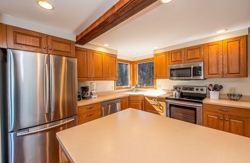 Harpswell Casa | Windward - Enjoy privacy, comfortable living spaces, and easy water access