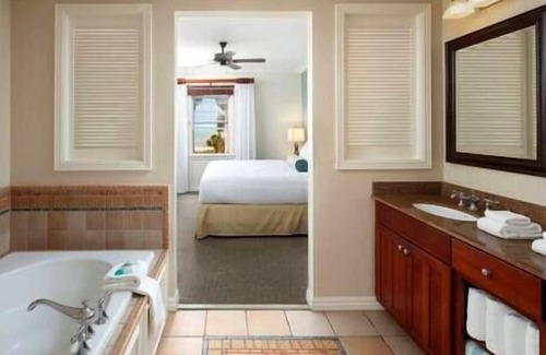 Key West Hotel | Windward Point Beachfront Resort, Hot Tub, Pool