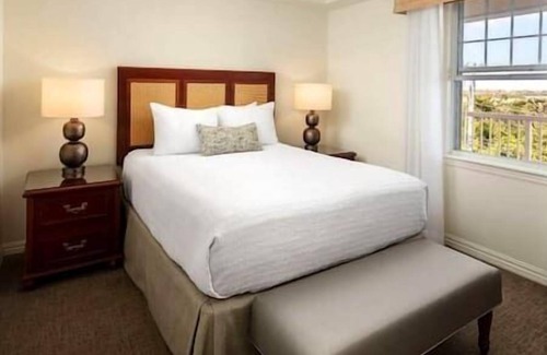 Key West Hotel | Windward Point Beachfront Resort, Hot Tub, Pool