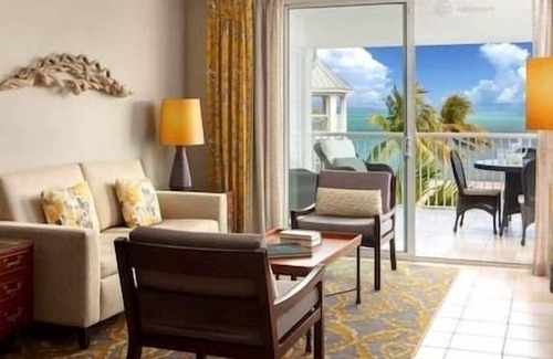 Key West Hotel | Windward Point Beachfront Resort, Hot Tub, Pool