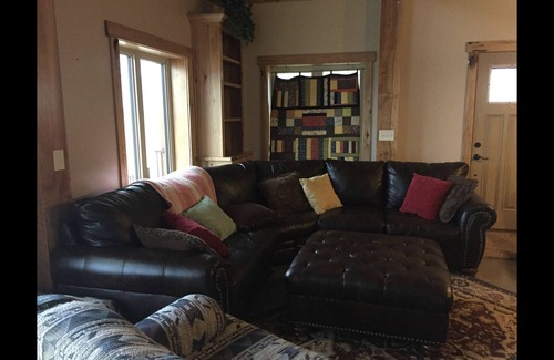 Honeyville Casa | Windy Poplars Cottage (cerca de Crystal Hot Springs)