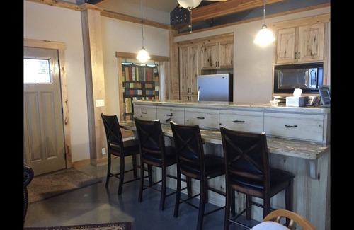 Honeyville Casa | Windy Poplars Cottage (cerca de Crystal Hot Springs)