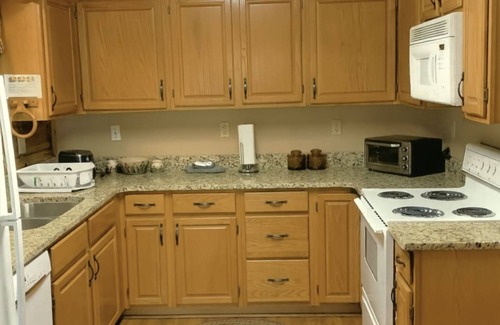 Wears Valley Cabina | 2 Bedroom-2 bath, Pet-Friendly-Fenced in yard- Handicap Ramp-September Special!