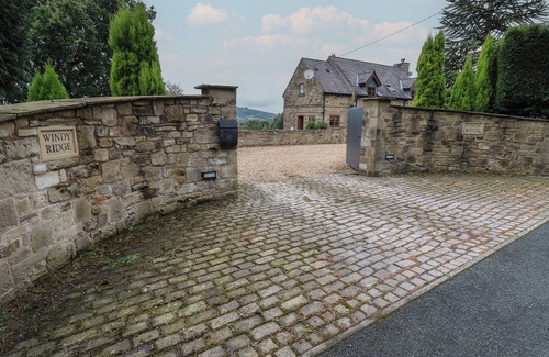 Hollingworth Cabaña | WINDYRIDGE, pet friendly, character holiday cottage in Marple Bridge