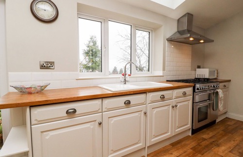 Ingrow Cabaña | WINDYWAYS, family friendly, character holiday cottage in Haworth