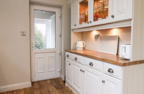 Ingrow Cabaña | WINDYWAYS, family friendly, character holiday cottage in Haworth