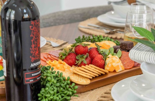 Temecula Casa | Wine-cation in Winchester-Pool, Jacuzzi & Game Room